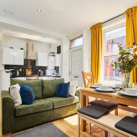 Perfect Contractor House In With 6 Beds By Purestay - 7 Nights Min! ليدز