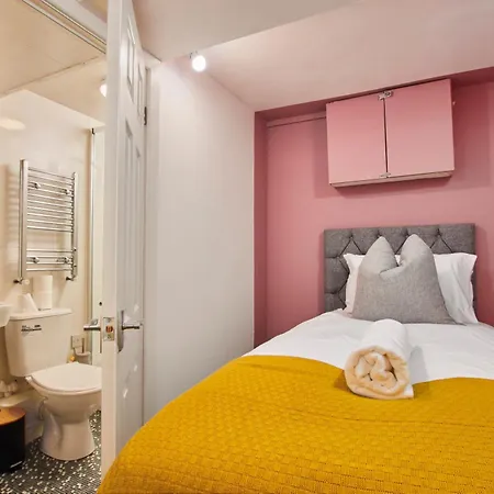 Perfect Contractor House In With 6 Beds By Purestay - 7 Nights Min!