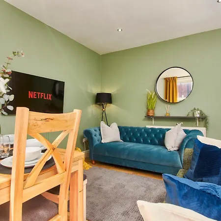 Perfect Contractor House In With 6 Beds By Purestay - 7 Nights Min! * ليدز