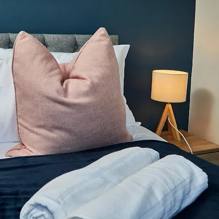 Perfect Contractor House In With 6 Beds By Purestay - 7 Nights Min! * ليدز
